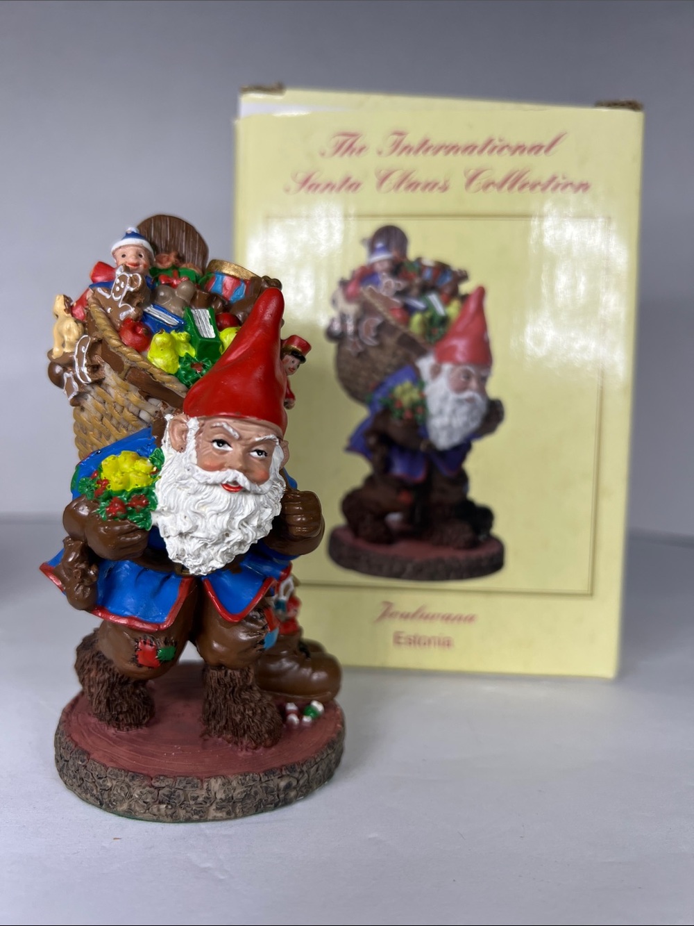 International Santa Claus Estonia Jouluvana Figurine 2003 Retired